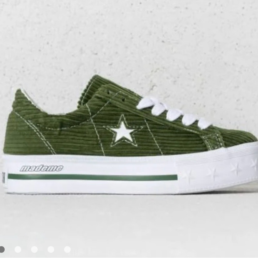 Converse One Star Platform OX Made Me Low Top Sneakers in Green with White Star
